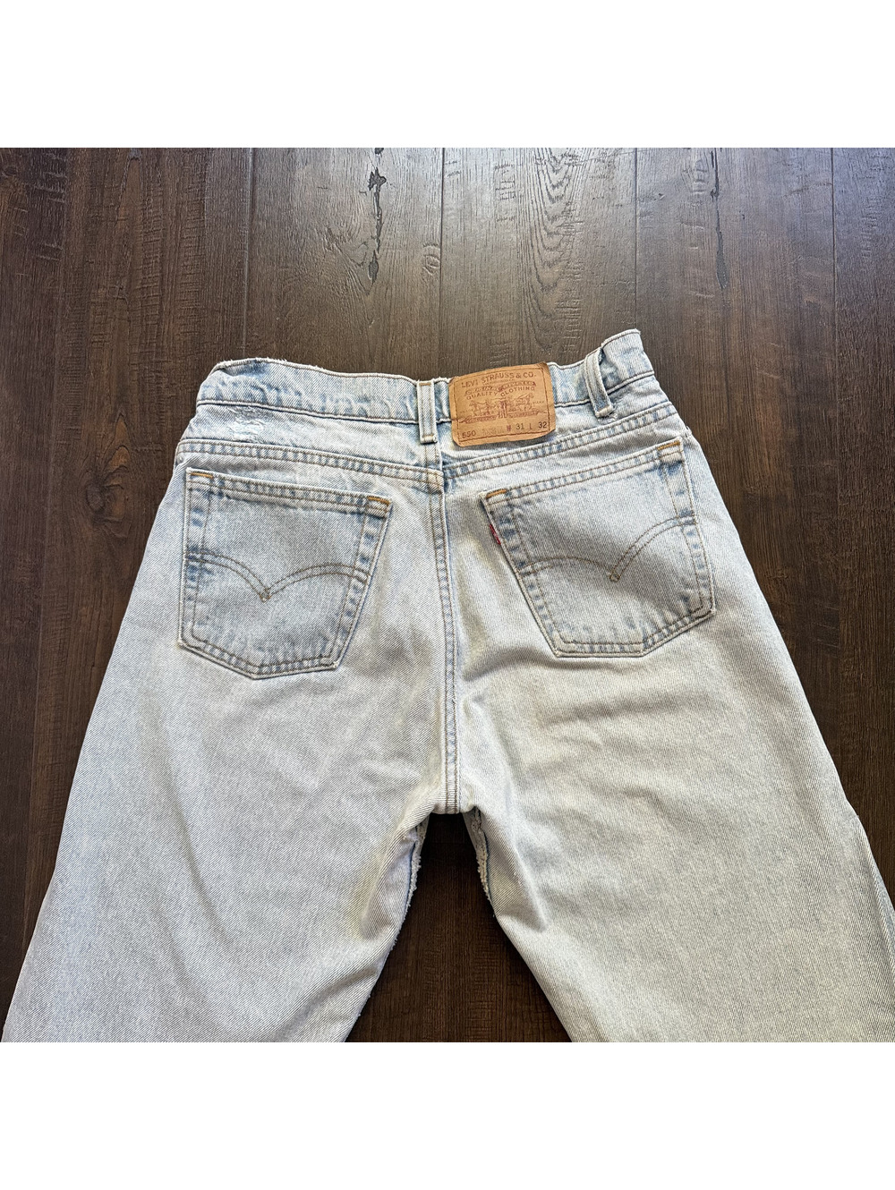 Vintage 90s Levi’s 550 Light Wash Relaxed Fit Jeans 30x32 Distressed Thrashed
